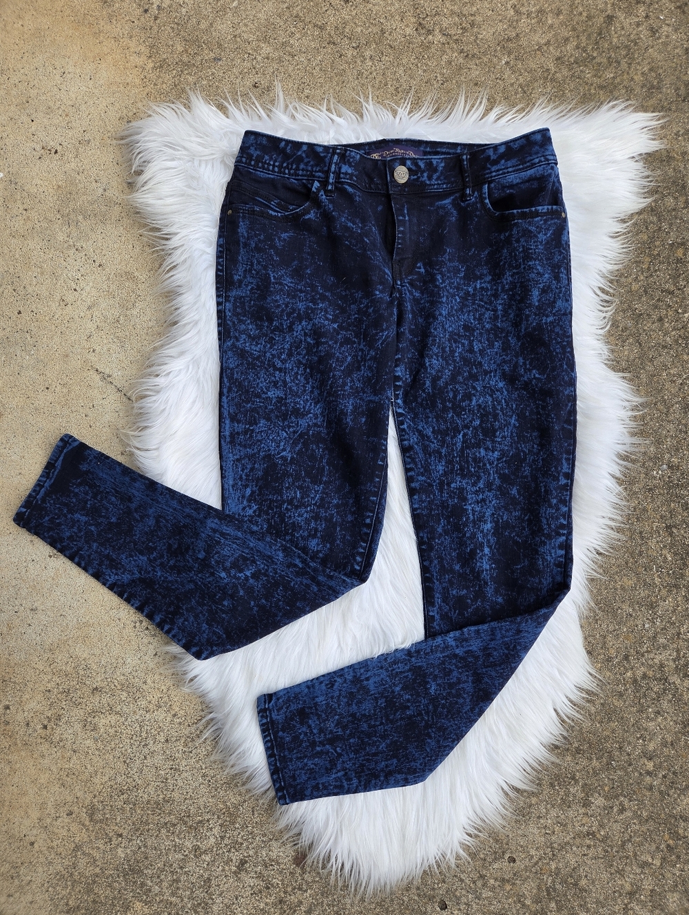 Divine Rights Of Denim - Women’s Dark Blue Acid Wash Jeans - Size 29